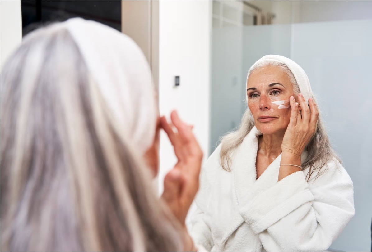 Peptides vs Retinol for Anti-Aging: Differences, Benefits & Results